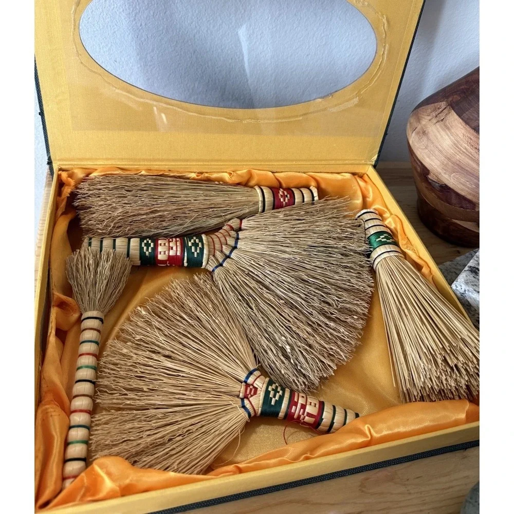 VNT Eco Hand-weaved Straw Hand Brooms Mongolian Made Set Of 5‎ Unique, With Box